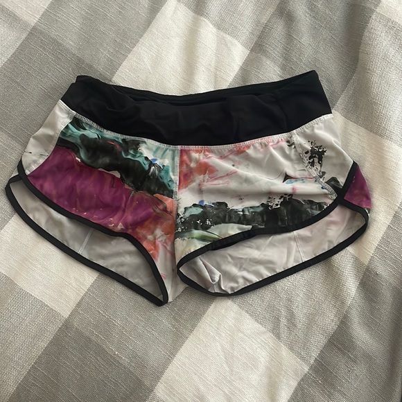Lululemon Speed Up Shorts - Picture 1 of 7
